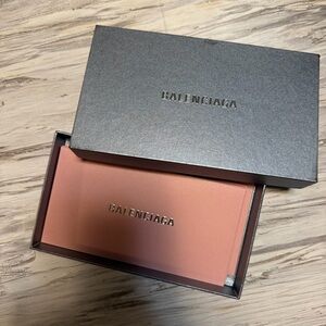 Balencianga Envelope with box